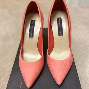 Steven by Steve Madden coral pumps